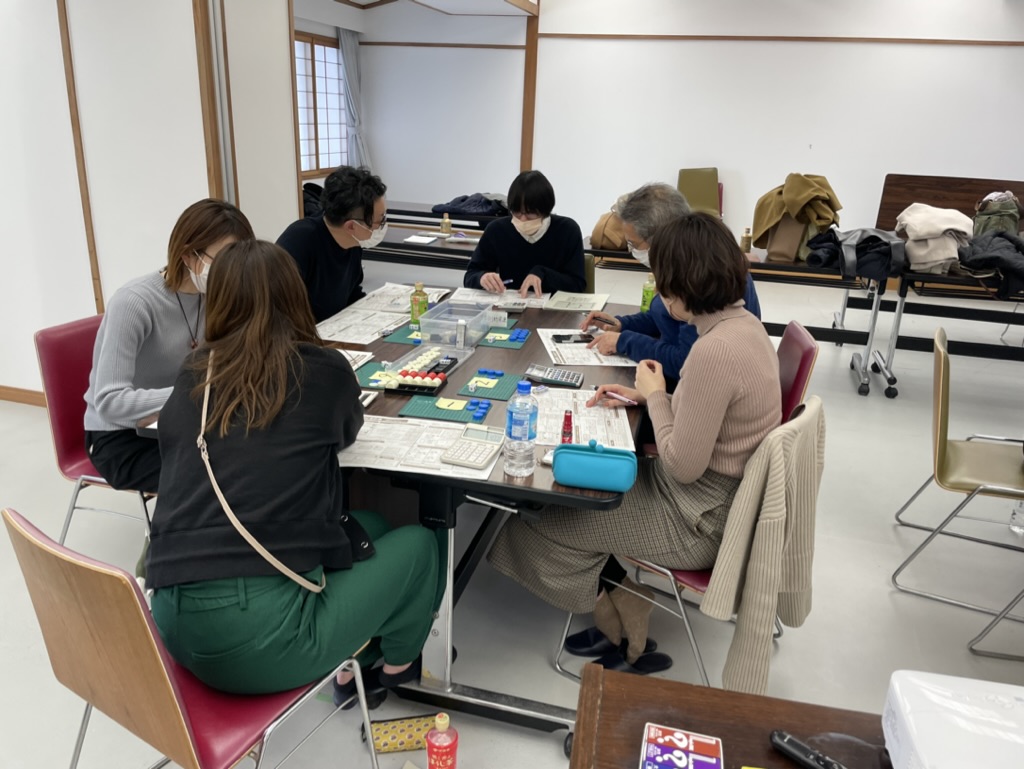 TOCダイスゲームに取り組む参加者